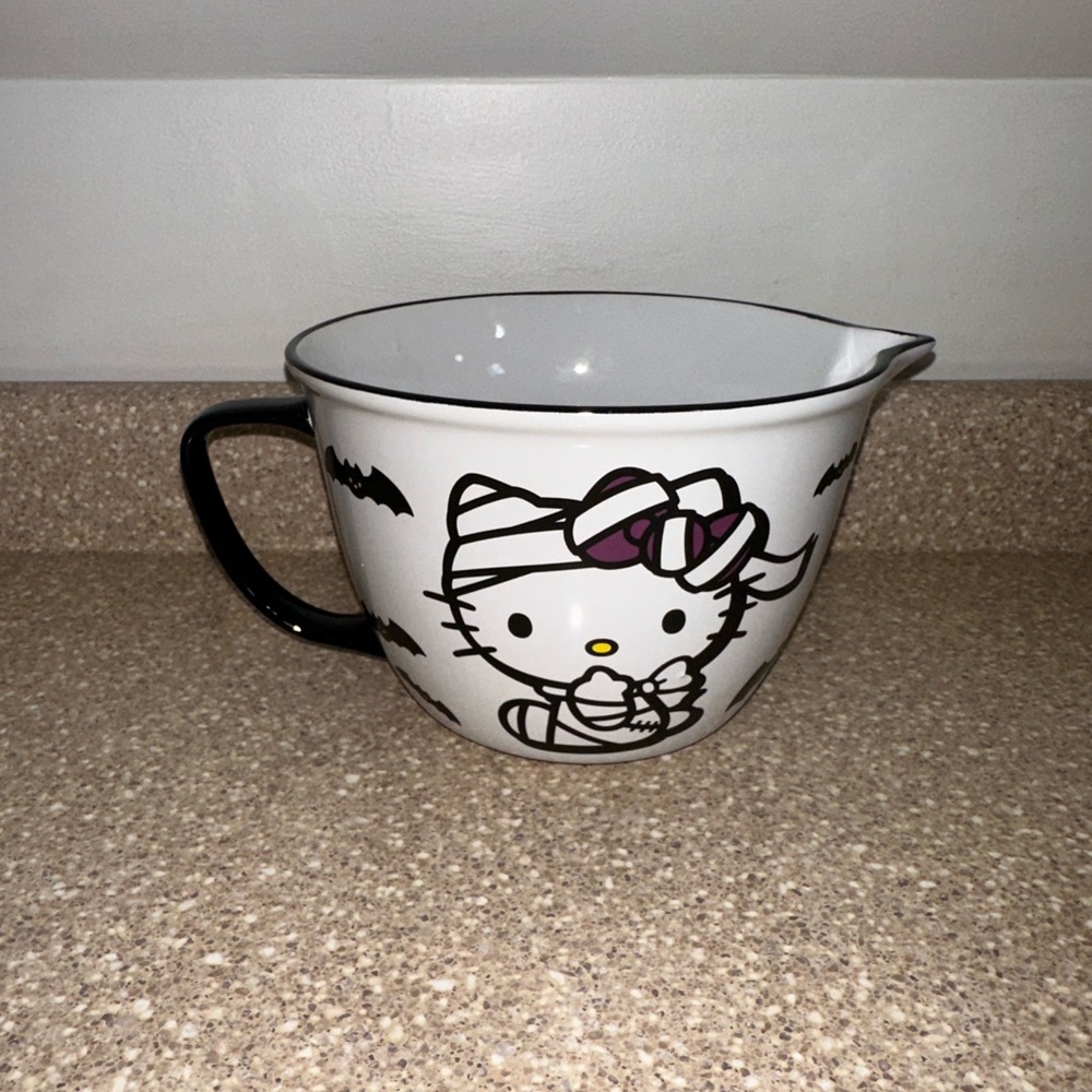 Hello kitty Halloween mummy ceramic mixing bowl